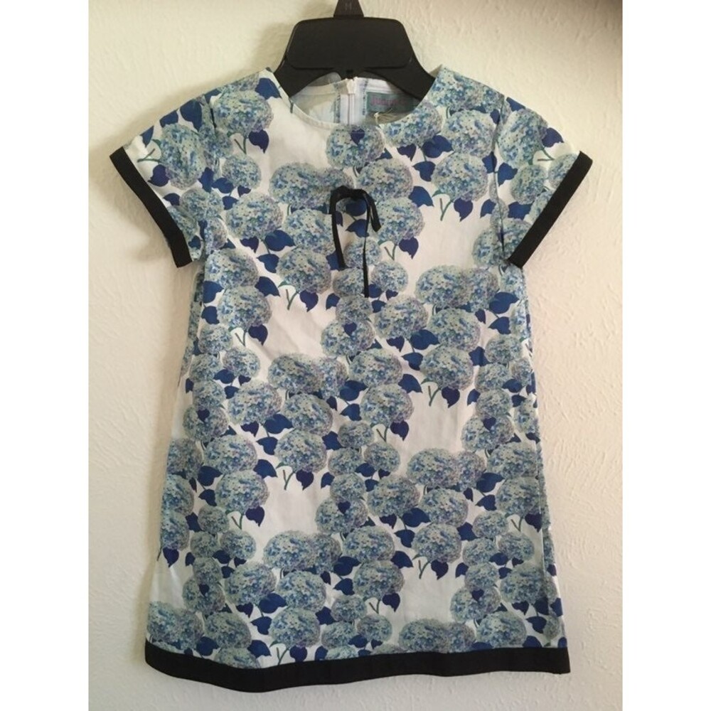 Judith Lacroix Sz 4 Girls hydrangea Dress Boutique